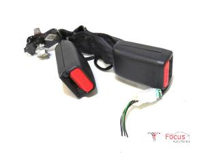 Begagnade Bakre bältesspänne, höger Hyundai i20 (GBB) 1.2i 16V Pris € 29,95 Marginaltabell erbjuds av Focus Automotive