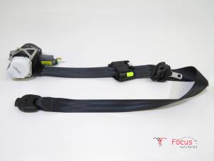 Begagnade Främre säkerhetsbälte, höger Fiat 500 (312) 1.2 Pris € 250,00 Marginaltabell erbjuds av Focus Automotive