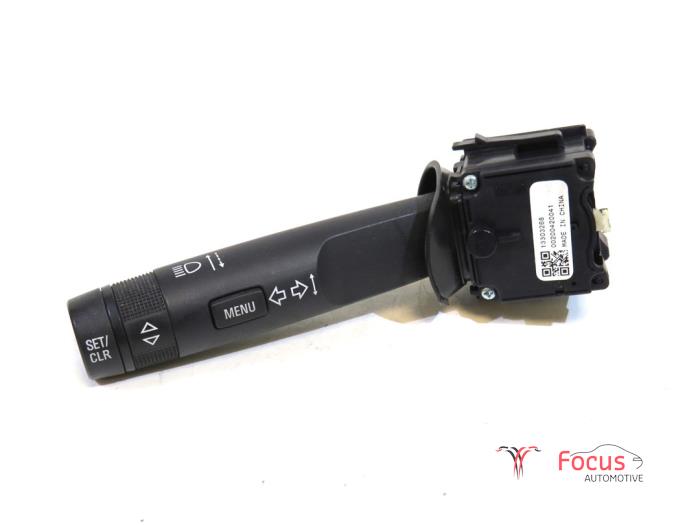 Richtingaanwijzer Schakelaar van een Opel Insignia Sports Tourer 2.0 CDTI 16V 160 Ecotec 2010