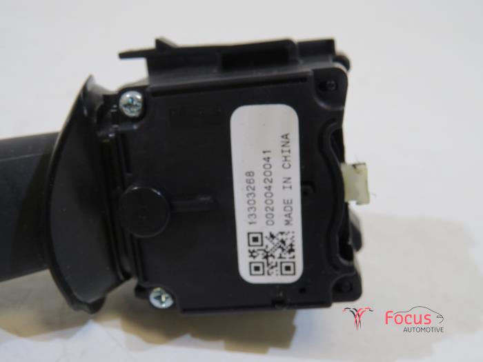 Richtingaanwijzer Schakelaar van een Opel Insignia Sports Tourer 2.0 CDTI 16V 160 Ecotec 2010