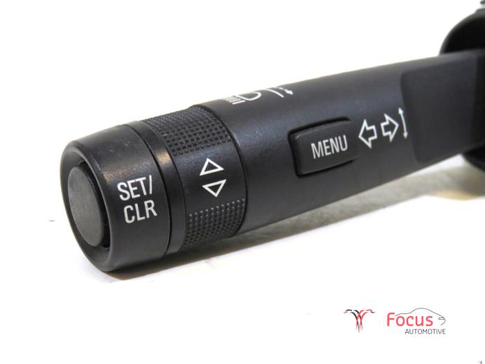 Richtingaanwijzer Schakelaar van een Opel Insignia Sports Tourer 2.0 CDTI 16V 160 Ecotec 2010