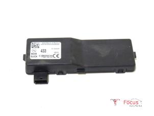 Gebruikte Centrale Deurvergrendelings Module Opel Insignia Sports Tourer 2.0 CDTI 16V 160 Ecotec Prijs € 9,95 Margeregeling aangeboden door Focus Automotive