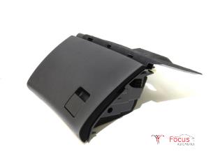 Gebruikte Dashboardkastje Opel Insignia Sports Tourer 2.0 CDTI 16V 160 Ecotec Prijs € 40,00 Margeregeling aangeboden door Focus Automotive