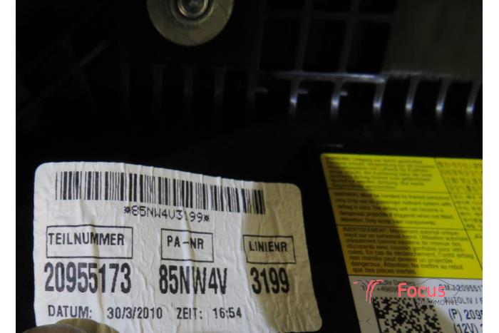 Dashboard van een Opel Insignia Sports Tourer 2.0 CDTI 16V 160 Ecotec 2010