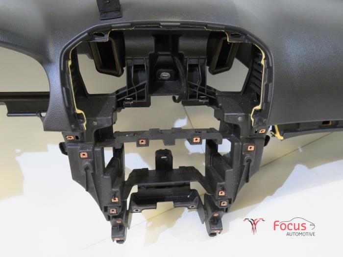 Dashboard van een Opel Insignia Sports Tourer 2.0 CDTI 16V 160 Ecotec 2010