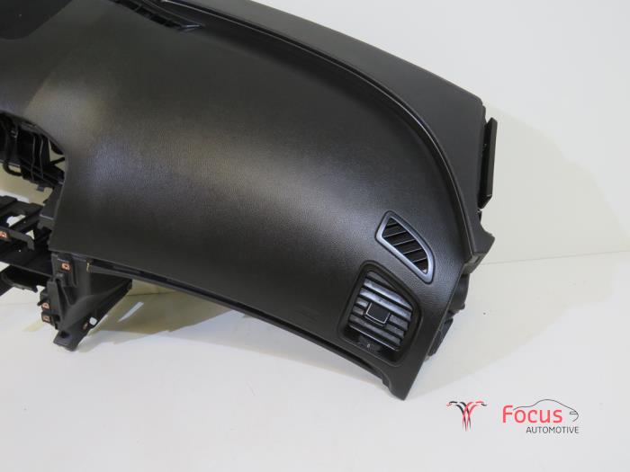 Dashboard van een Opel Insignia Sports Tourer 2.0 CDTI 16V 160 Ecotec 2010