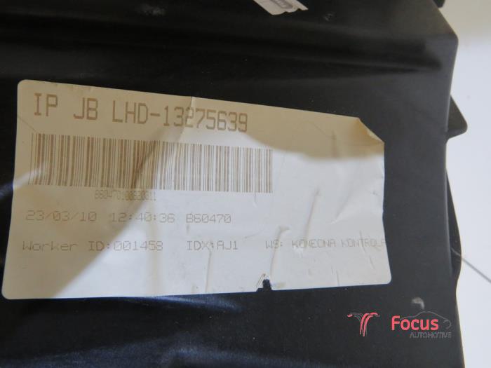 Dashboard van een Opel Insignia Sports Tourer 2.0 CDTI 16V 160 Ecotec 2010