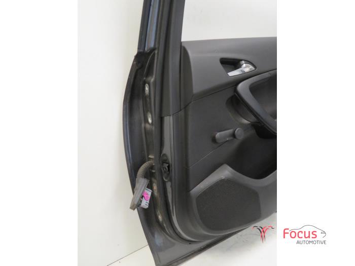 Portier 4Deurs rechts-achter van een Opel Insignia Sports Tourer 2.0 CDTI 16V 160 Ecotec 2010