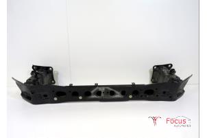 Begagnade Främre stötfångarram Ford Focus 3 Wagon 1.0 Ti-VCT EcoBoost 12V 125 Pris € 40,00 Marginaltabell erbjuds av Focus Automotive