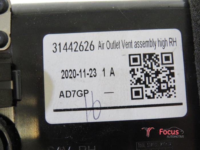 Luftmunstycke, instrumentbräda från en Volvo XC40 (XZ) 1.5 T3 12V 2020