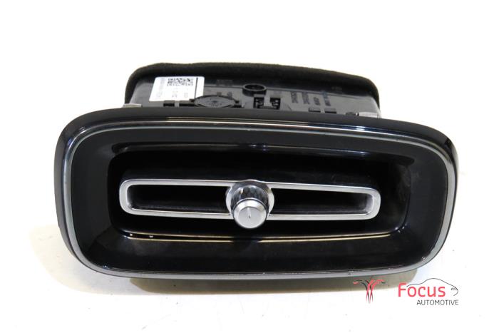 Luftmunstycke, instrumentbräda från en Volvo XC40 (XZ) 1.5 T3 12V 2020