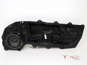 Begagnade Dörrskydd, 2-dörrars, höger Landrover Range Rover Evoque (LVJ/LVS) 2.2 eD4 16V Pris € 35,00 Marginaltabell erbjuds av Focus Automotive