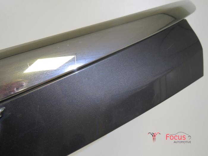 Handgreep Achterklep van een Opel Insignia Sports Tourer 2.0 CDTI 16V 160 Ecotec 2010