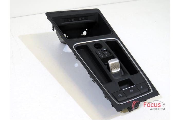 Dzwignia wyboru automatycznej skrzyni biegów z Seat Leon (KLB) 1.4 TSI e-HYBRID 204 16V 2020