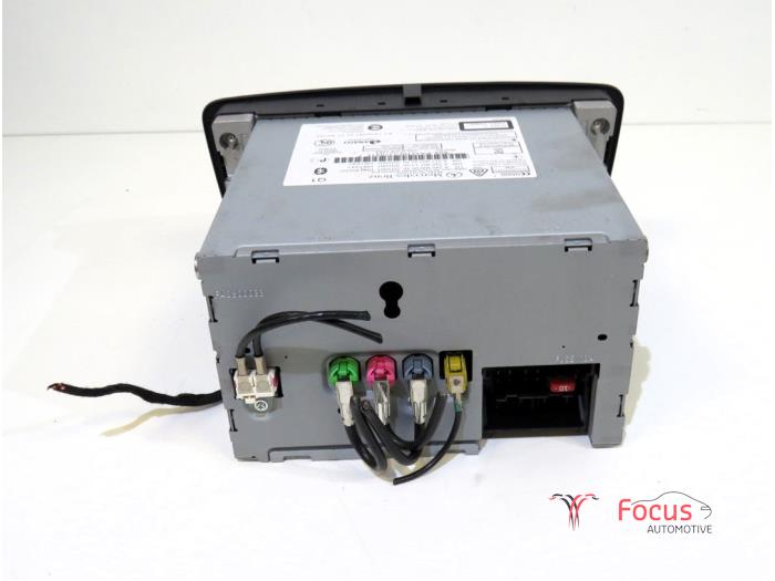 Navigeringssystem från en Mercedes-Benz A (W176) 1.5 A-180 CDI, A-180d 16V 2015