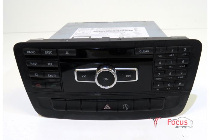 Navigeringssystem från en Mercedes-Benz A (W176) 1.5 A-180 CDI, A-180d 16V 2015