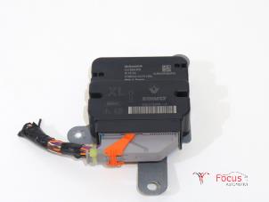 Gebruikte Airbag Module Renault Clio IV (5R) 0.9 Energy TCE 90 12V Prijs € 49,95 Margeregeling aangeboden door Focus Automotive