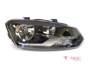 Nya Strålkastare, höger Volkswagen Polo V (6R) 1.2 12V BlueMotion Technology Pris € 175,45 Inklusive moms erbjuds av Focus Automotive