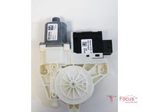 Używane Silnik szyby drzwiowej Fiat 500X (334) 1.6 E-torq 16V Cena € 39,95 Procedura marży oferowane przez Focus Automotive