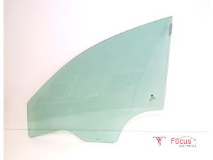 Używane Szyba drzwi lewych przednich wersja 4-drzwiowa Fiat Tipo (356W/357W) 1.3 D 16V Multijet Cena € 49,95 Procedura marży oferowane przez Focus Automotive