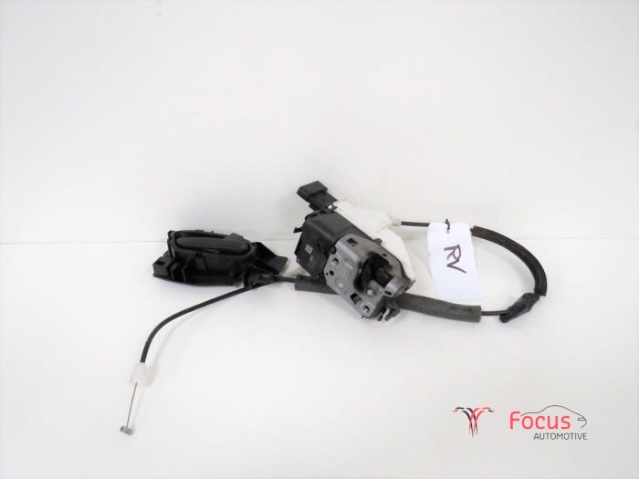 Dörrlåsmekanism, 2-dörrars, höger från en Peugeot Partner (GC/GF/GG/GJ/GK) 1.6 HDI 90 16V 2011