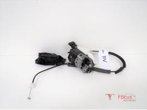 Begagnade Dörrlåsmekanism, 2-dörrars, höger Peugeot Partner (GC/GF/GG/GJ/GK) 1.6 HDI 90 16V Pris € 12,99 Marginaltabell erbjuds av Focus Automotive