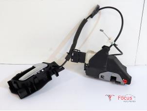 Gebruikte Deurslot Mechaniek 4Deurs rechts-achter Peugeot 3008 I (0U/HU) 1.6 VTI 16V Prijs € 45,00 Margeregeling aangeboden door Focus Automotive