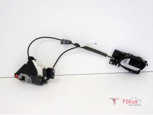 Gebruikte Slotmechaniek Portier 4Deurs links-achter Peugeot 3008 I (0U/HU) 1.6 VTI 16V Prijs € 45,00 Margeregeling aangeboden door Focus Automotive