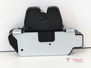 Używane Mechanizm zamka tylnej klapy Peugeot 3008 I (0U/HU) 1.6 VTI 16V Cena € 12,95 Procedura marży oferowane przez Focus Automotive