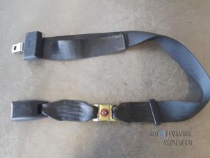 Gebruikte Veiligheidsgordel midden-achter Daihatsu Sirion/Storia (M1) 1.0 12V DVVT Prijs € 18,00 Margeregeling aangeboden door Autodeleninkleur