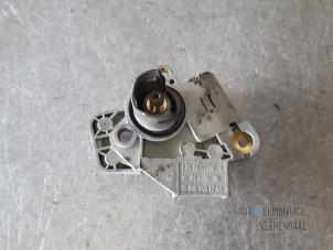 Używane Regulator napiecia Mercedes E Combi (S210) 3.0 E-300 TD 24V Cena € 18,00 Procedura marży oferowane przez Autodeleninkleur