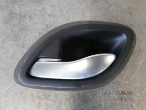 Begagnade Handtag Renault Espace (JK) 2.2 dCi 16V Pris € 10,00 Marginaltabell erbjuds av Autodeleninkleur