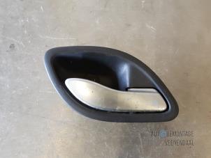 Begagnade Dörrhandtag, 4-dörrars, höger bak Renault Laguna II Grandtour (KG) 1.9 dCi 120 Pris € 11,00 Marginaltabell erbjuds av Autodeleninkleur