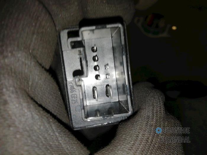 Dator (diverse) från en Volkswagen Golf V (1K1) 2.0 FSI 16V 2004