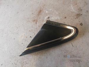 Gebruikte Spiegelkap links Peugeot 208 I (CA/CC/CK/CL) 1.6 e-HDi FAP Prijs € 44,00 Margeregeling aangeboden door Autodeleninkleur