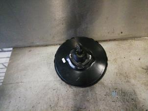 Gebruikte Rembekrachtiger Opel Astra H (L48) 1.4 16V Twinport Prijs € 38,50 Margeregeling aangeboden door Autodeleninkleur