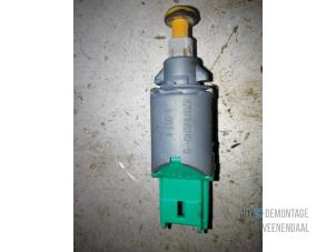 Begagnade Brytare Renault Scénic II (JM) 1.6 16V Pris € 11,00 Marginaltabell erbjuds av Autodeleninkleur