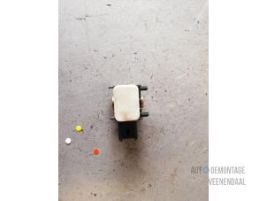 Używane Czujnik poduszki powietrznej Peugeot 207/207+ (WA/WC/WM) 1.4 16V VTi Cena € 15,00 Procedura marży oferowane przez Autodeleninkleur