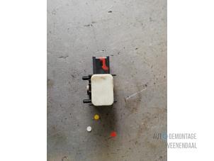 Używane Czujnik poduszki powietrznej Peugeot 207/207+ (WA/WC/WM) 1.4 16V VTi Cena € 15,00 Procedura marży oferowane przez Autodeleninkleur