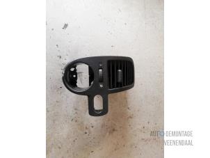 Begagnade Luftmunstycke, instrumentbräda Volkswagen Lupo (6X1) 1.2 TDI 3L Pris € 10,00 Marginaltabell erbjuds av Autodeleninkleur