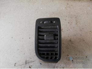 Begagnade Luftmunstycke, instrumentbräda Volkswagen Lupo (6X1) 1.2 TDI 3L Pris € 10,00 Marginaltabell erbjuds av Autodeleninkleur