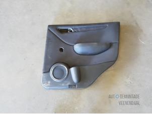 Gebruikte Deurbekleding 4Deurs rechts-achter Mercedes B (W245) 1.5 B-160 16V Prijs € 25,00 Margeregeling aangeboden door Autodeleninkleur