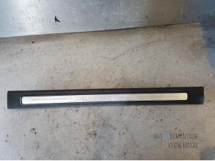 Begagnade Instegslist, vänster Mercedes B (W245) 1.5 B-160 16V Pris € 30,00 Marginaltabell erbjuds av Autodeleninkleur