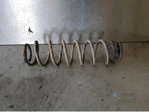 Używane Sprezyna skretna tyl Skoda Fabia II Combi 1.4 TDI 80 Cena € 20,00 Procedura marży oferowane przez Autodeleninkleur