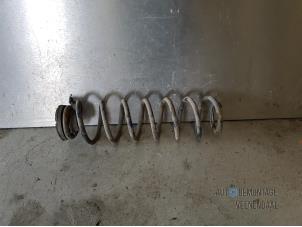 Używane Sprezyna skretna tyl Skoda Fabia II Combi 1.4 TDI 80 Cena € 20,00 Procedura marży oferowane przez Autodeleninkleur