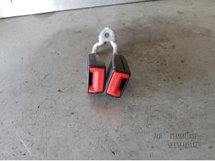 Używane Wtyk pasa bezpieczenstwa srodek tyl Skoda Fabia II Combi 1.4 TDI 80 Cena € 9,00 Procedura marży oferowane przez Autodeleninkleur