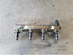 Używane Listwa wtryskowa Nissan Note (E11) 1.4 16V Cena € 35,00 Procedura marży oferowane przez Autodeleninkleur