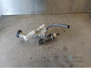 Używane Glówny cylinder hamulcowy Nissan Note (E11) 1.4 16V Cena € 20,00 Procedura marży oferowane przez Autodeleninkleur