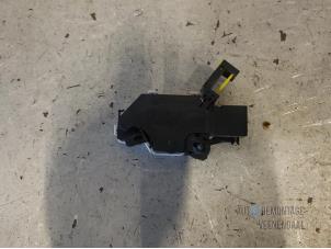 Begagnade Brytare Renault Scénic II (JM) 1.6 16V Pris € 20,00 Marginaltabell erbjuds av Autodeleninkleur