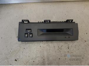 Begagnade Innerdisplay Renault Safrane II 3.0 V6 RXT Autom. Pris € 20,00 Marginaltabell erbjuds av Autodeleninkleur